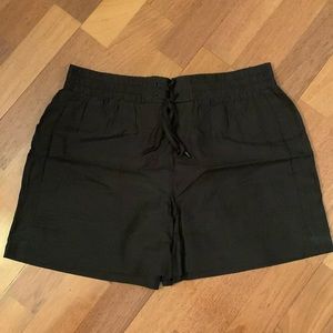 NWOT Vince Pull-on Shorts